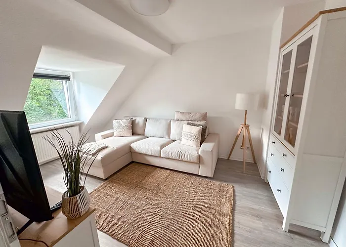 Apartment Self-check-in Aprtmnt With Beautiful, Big Kitchen, Bed *